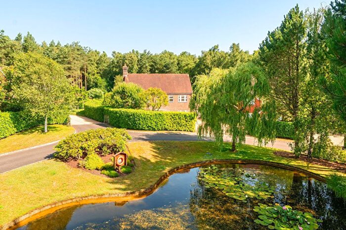 4 Bedroom Detached House For Sale In Hurst Park, Midhurst, GU29