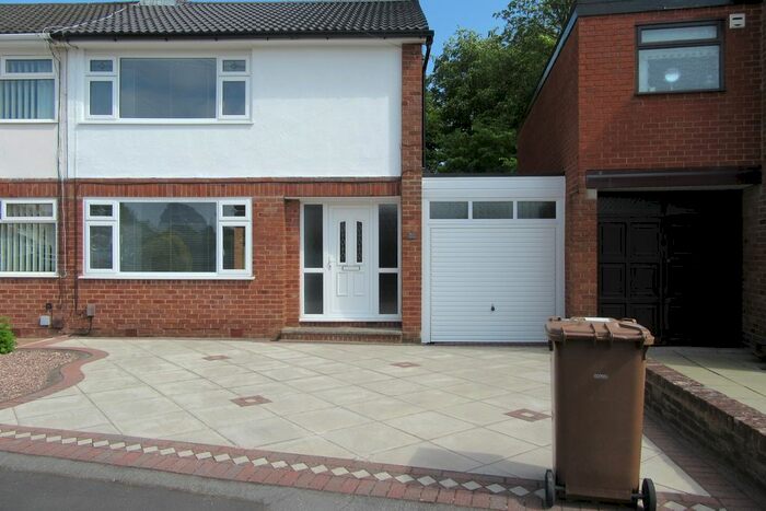 3 Bedroom Semi-Detached House To Rent In Bishopdale Drive, Rainhill, Prescot, L35