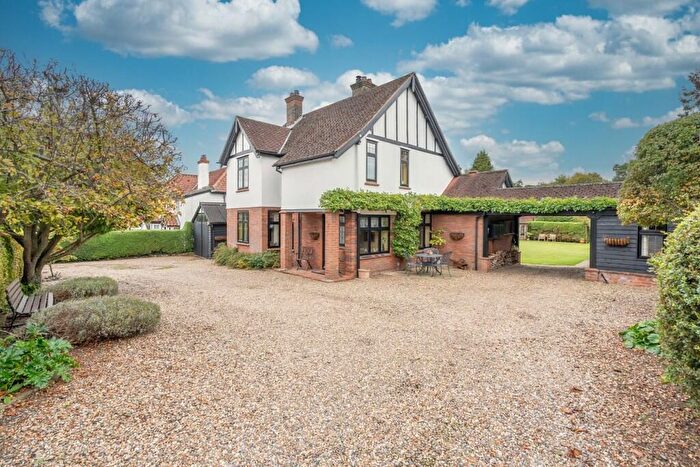 3 Bedroom Detached House For Sale In Thorpe St Andrew, Norwich, NR7