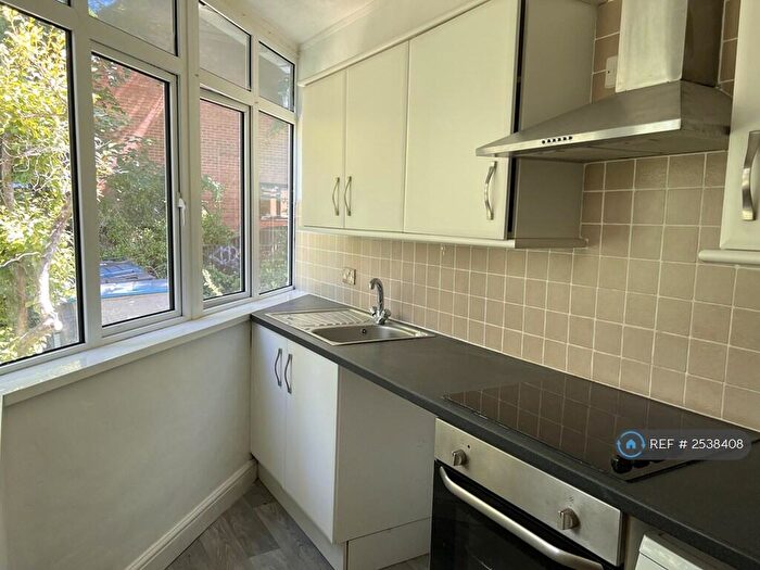 1 Bedroom Flat To Rent In Surrey Road, Bournemouth, BH4