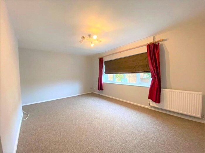 2 Bedroom Flat To Rent In Victoria Road, Ruislip, HA4