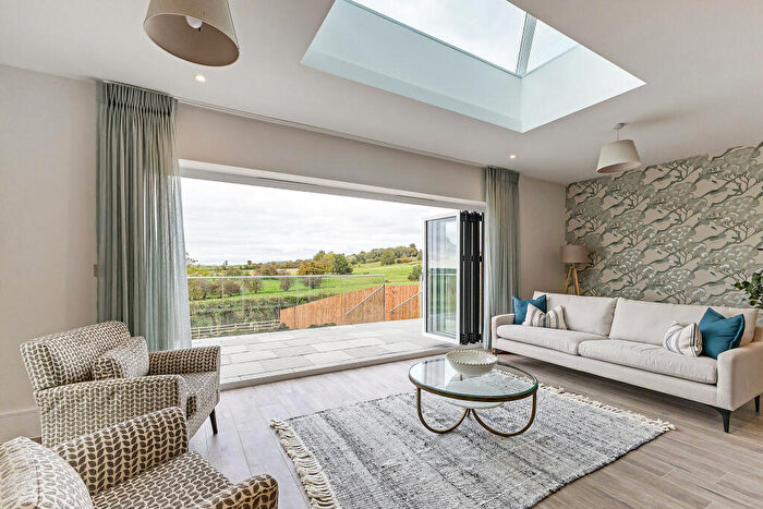 4 Bedroom Detached House For Sale In Westfield Road, Aylesbury, HP18