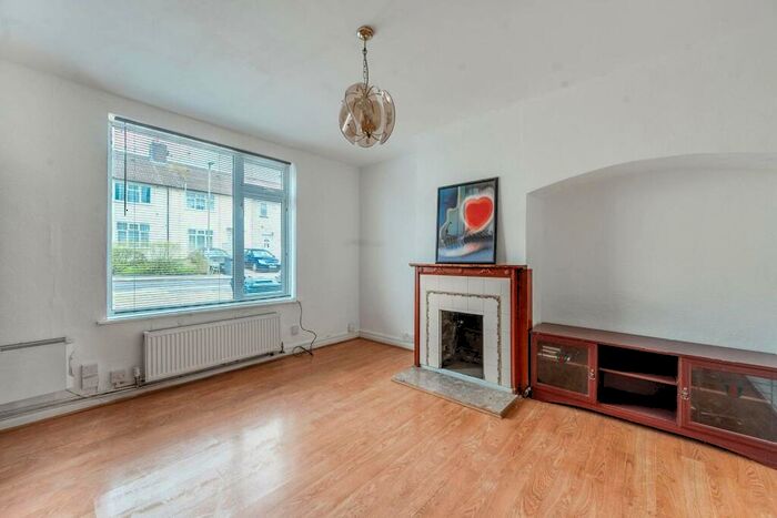 2 Bedroom Semi-Detached House To Rent In Littlefield Road, Edgware, HA8
