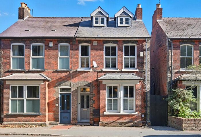 4 Bedroom Semi-Detached House For Sale In Ingrave Road, Brentwood, CM15