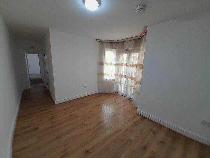 4 Bedroom Flat To Rent In Browning Road, London, E12