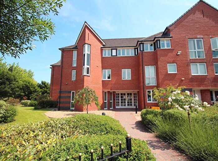 1 Bedroom Retirement Property For Sale In Metcalfe Drive, Romiley, SK6