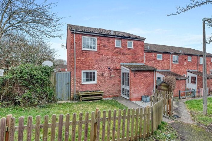 2 Bedroom End Of Terrace House For Sale In Loxley Close, Redditch, B98