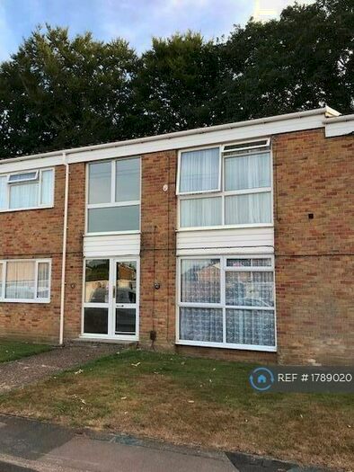 2 Bedroom Flat To Rent In Parkwood, Gillingham, ME8
