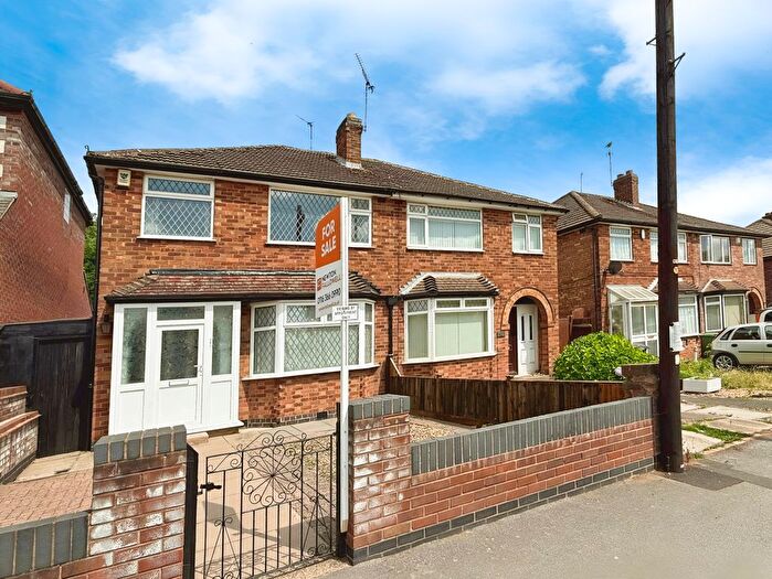 3 Bedroom Semi-Detached House For Sale In Harborough Road, Oadby, LE2