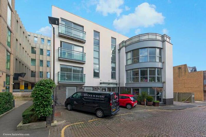 1 Bedroom Apartment To Rent In Worple Road Mews, Wimbledon, SW19