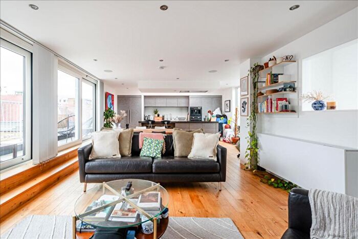 1 Bedroom Duplex For Sale In Redchurch Street, Shoreditch, E2