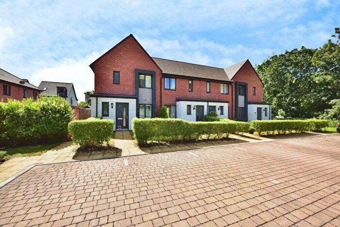 3 Bedroom End Of Terrace House For Sale In Heath Wood Drive, Maidstone, Kent, ME14