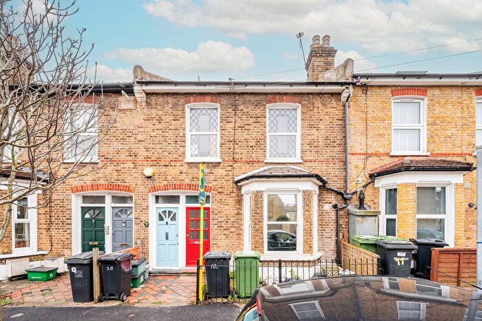 1 Bedroom Flat To Rent In Mallet Road, Hither Green, London, SE13
