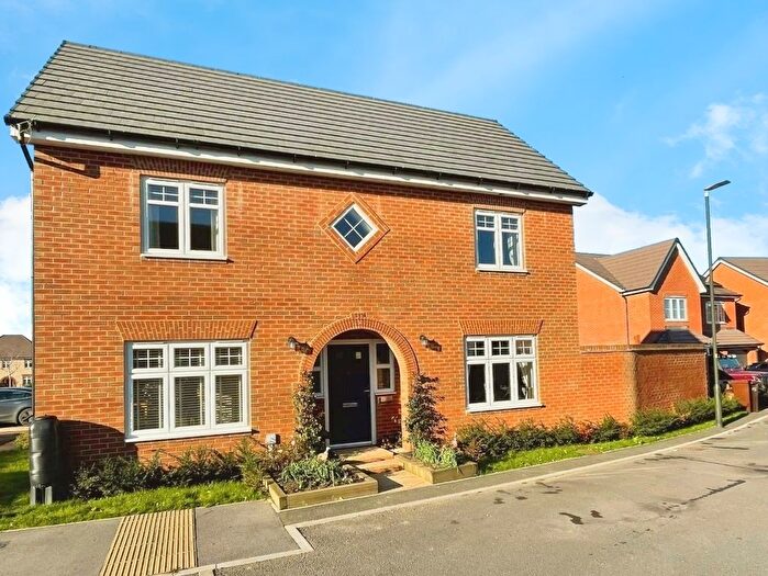 3 Bedroom Semi Detached House For Sale In Eddycroft, Cam, GL11