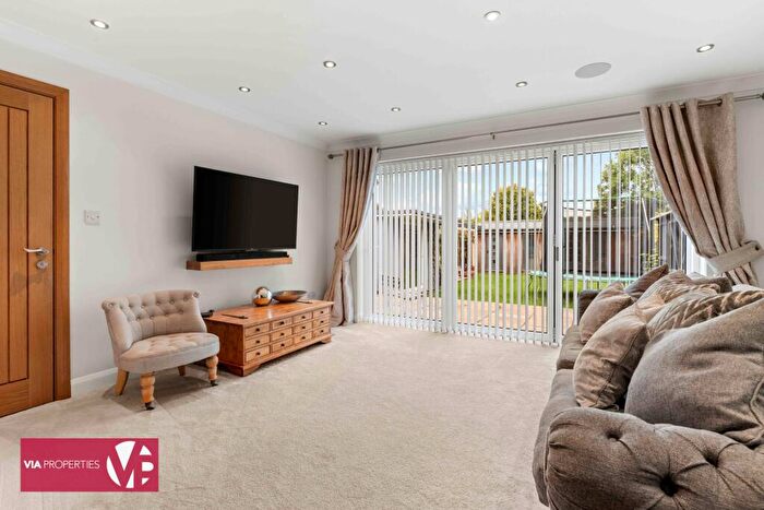 2 Bedroom Semi-Detached House For Sale In Palmers Grove, Nazeing, EN9