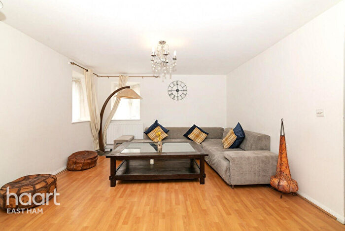2 Bedroom Maisonette For Sale In Ronnie Lane, London, E12