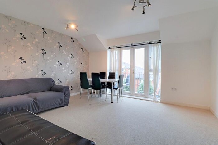 2 Bedroom Flat To Rent In Quince House, Hemlock Grove, SW16