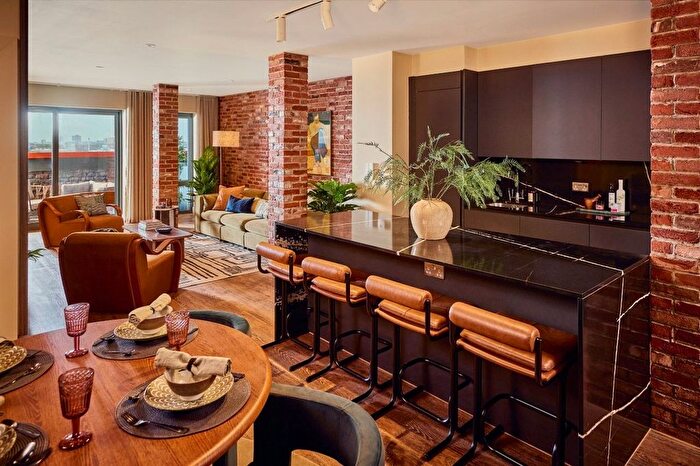 2 Bedroom Flat For Sale In Regent Road, Liverpool, Merseyside, L3