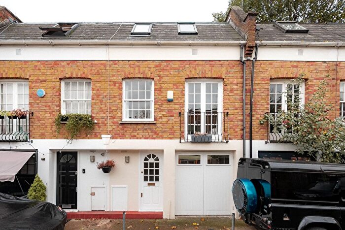 2 Bedroom Mews For Sale In Royal Crescent Mews, Holland Park, London, W11