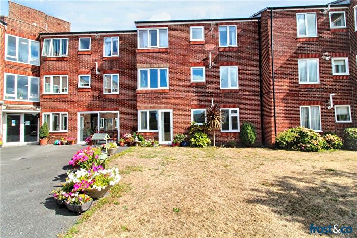 1 Bedroom Flat For Sale In Mount Pleasant Road, Poole, Dorset, BH15