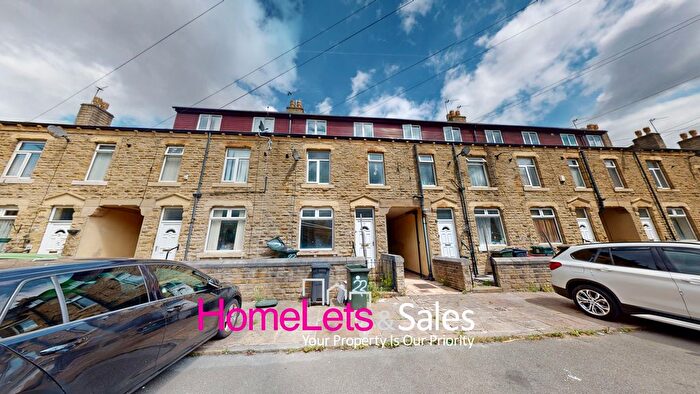 4 Bedroom Terraced House To Rent In Marsland Place, Thornbury, Bradford, BD3
