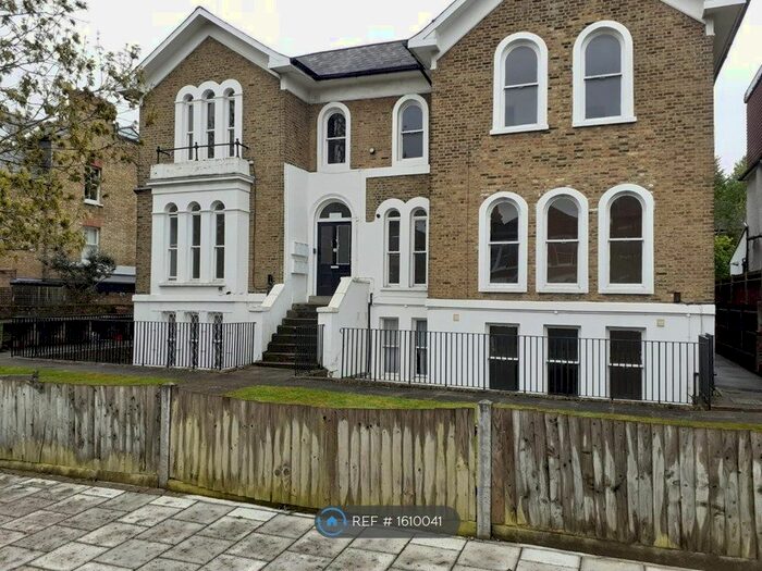 1 Bedroom Flat To Rent In Chestnut Road, London, SE27