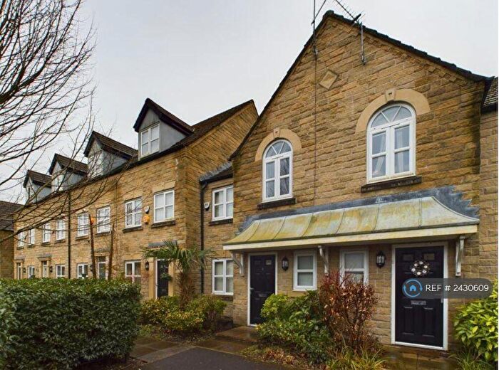 3 Bedroom Terraced House To Rent In Viscount Drive, Middleton, Manchester, M24