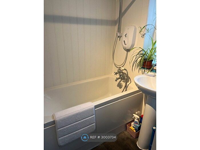 4 Bedroom End Terrace House To Rent In Strafford Road, Hounslow, TW3