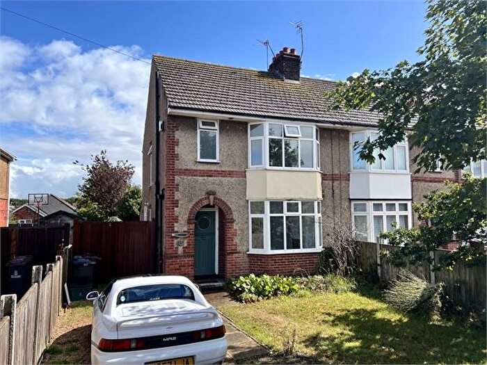 3 Bedroom Semi-Detached House To Rent In Mersea Road, Colchester, Essex., CO2