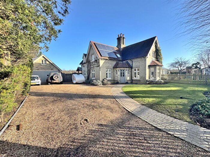 4 Bedroom Detached House To Rent In Birch Green, Hertford, SG14