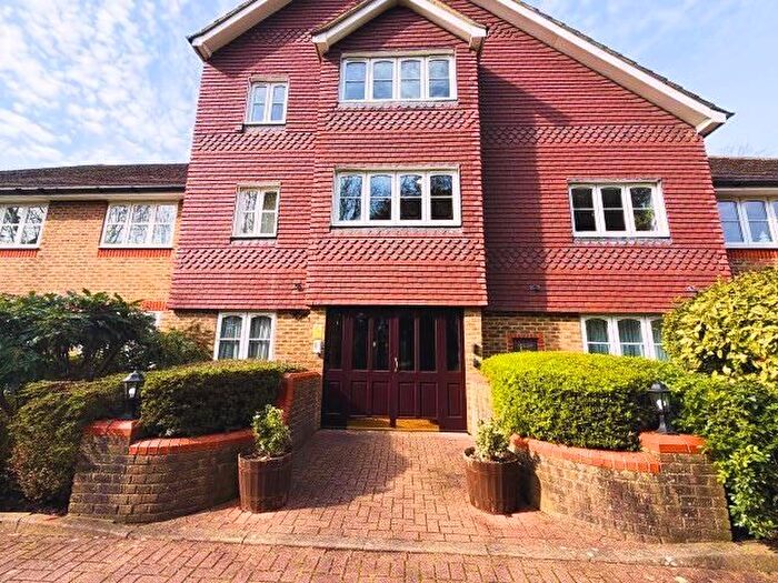 2 Bedroom Flat To Rent In Uxbridge Road, Hatch End, HA5