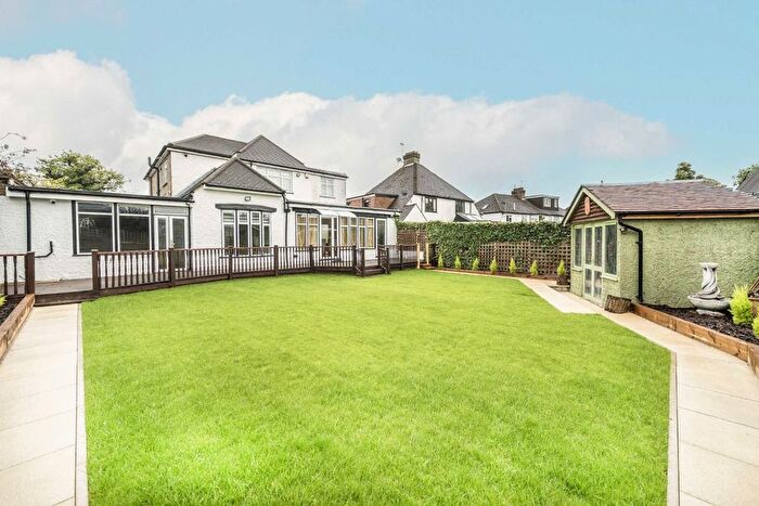 5 Bedroom Property To Rent In Marsh Lane, London, NW7