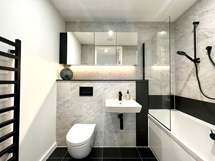 2 Bedroom Apartment For Sale In Uptown, Graphene Building Manchester, M3