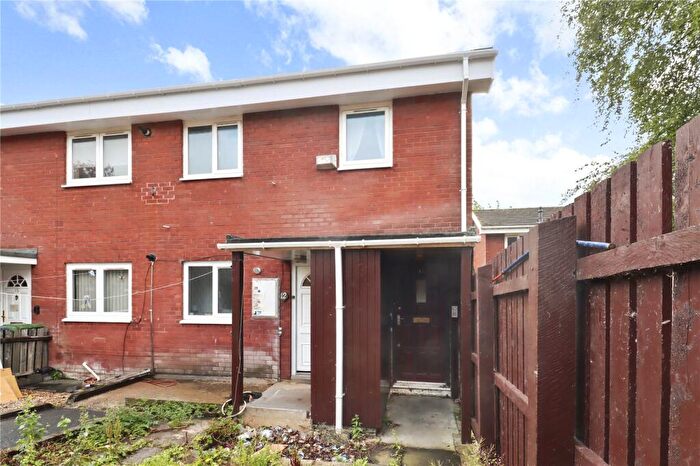 3 Bedroom Flat For Sale In West Lea, Blaydon, NE21
