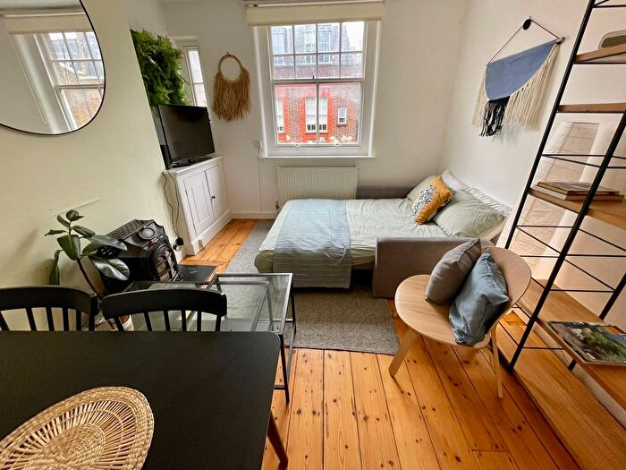 2 Bedroom Flat To Rent In Parker Mews, Kcl, Ic, Ucl, Lse, Covent Garden, West End, Holborn, Strand, London, WC2B