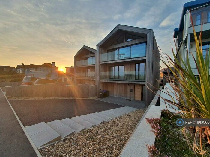 4 Bedroom Detached House To Rent In West Beach, Shoreham-By-Sea, BN43