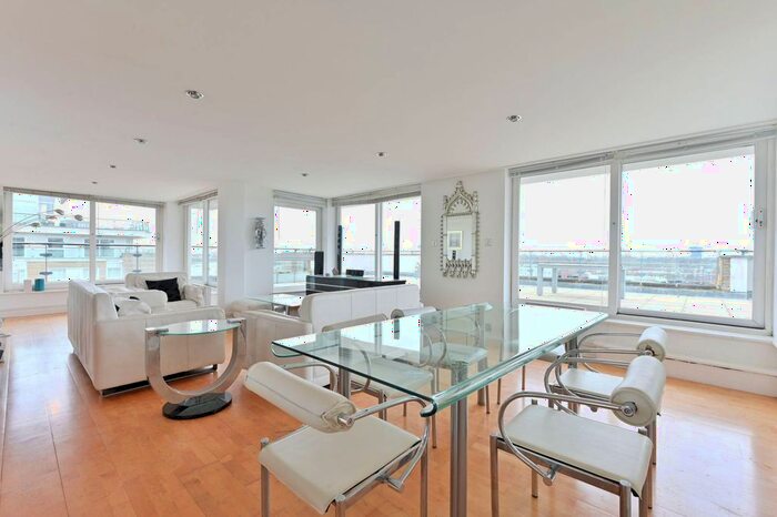 3 Bedroom Flat To Rent In Smugglers Way, Wandsworth, London, SW18