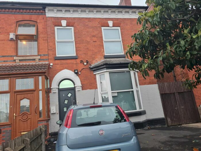 Studio To Rent In Golden Hillock Road, Birmingham B10