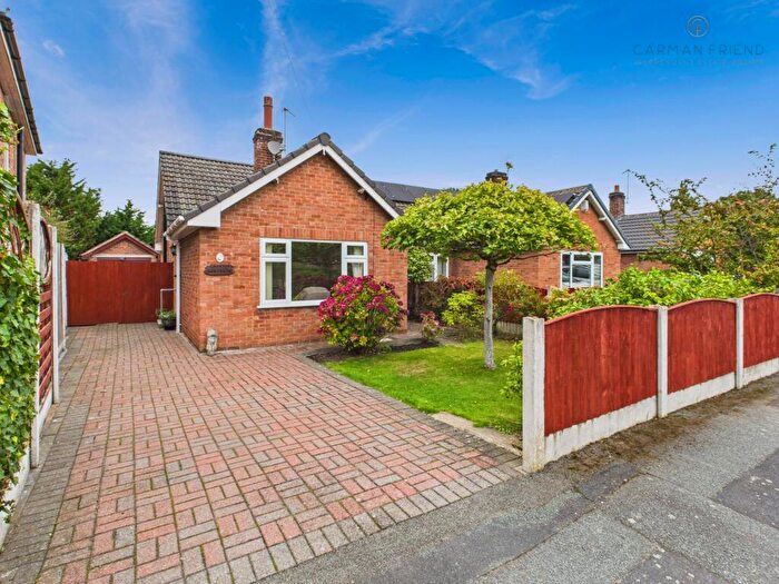2 Bedroom Semi-Detached Bungalow For Sale In Grove Gardens, Littleton, CH3
