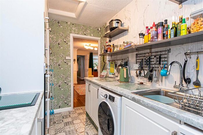 2 Bedroom Bungalow For Sale In Wells Close, Husbands Bosworth, LE17