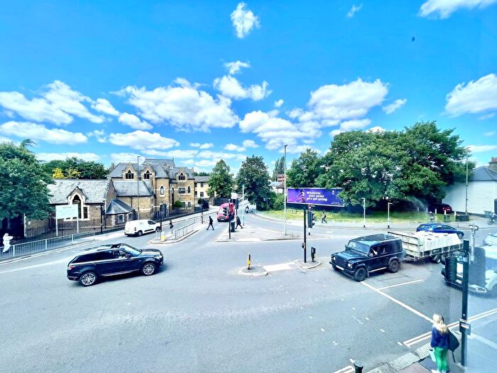1 Bedroom Flat For Sale In East Street, Epsom, KT17