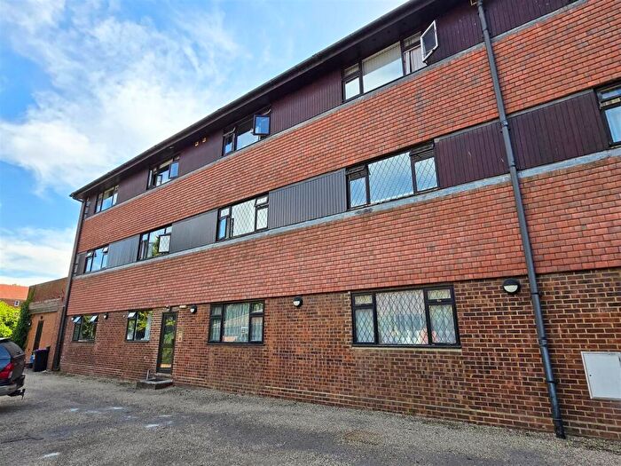 1 Bedroom Apartment For Sale In Cambridge Road, Puckeridge, Herts, SG11