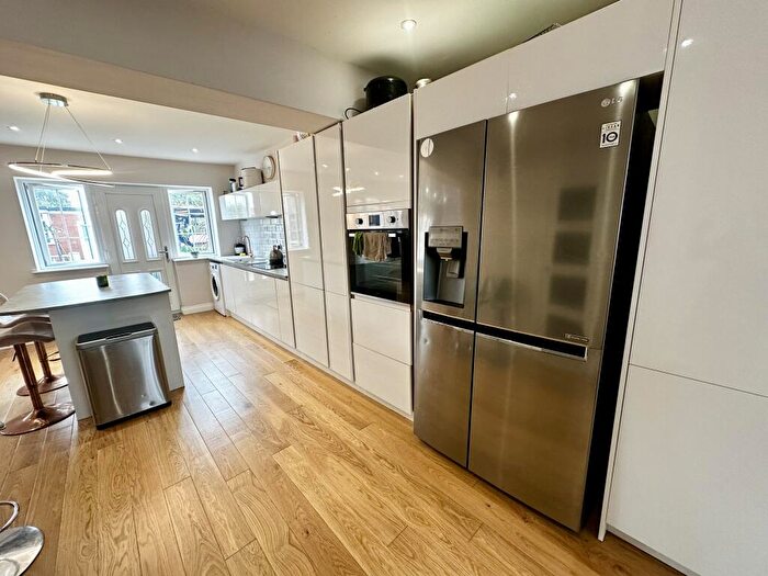 5 Bedroom House To Rent In Briar Road, Armthorpe, Doncaster, DN3