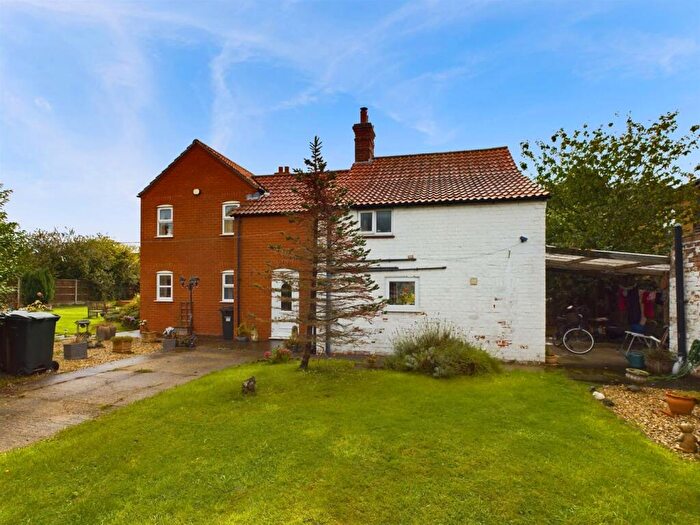 3 Bedroom Detached House For Sale In Alford Road, Sutton-On-Sea, LN12