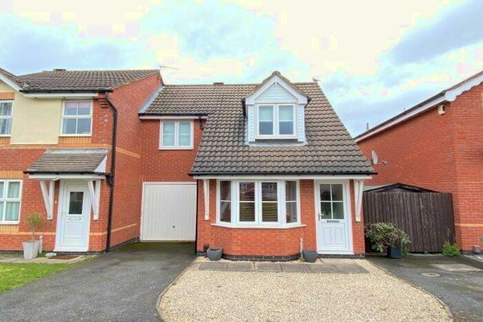3 Bedroom Property To Rent In Foxglove Close, Loughborough, LE12