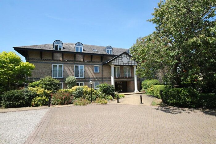 2 Bedroom Apartment To Rent In Bedroom Ground Floor Apartment In Westergate, PO20