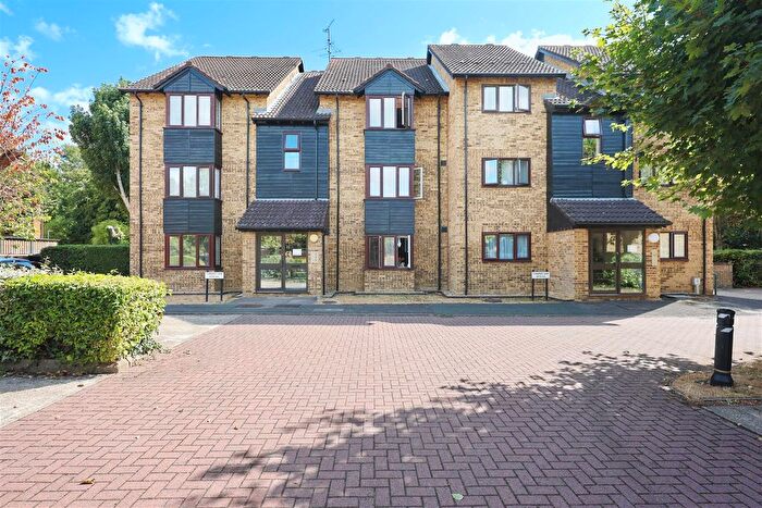 1 Bedroom Property For Sale In Turnpike Lane, Hillingdon, UB10