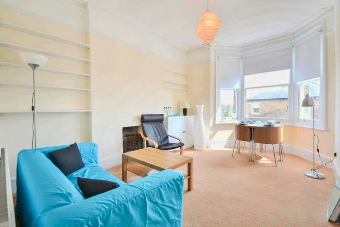 1 Bedroom Flat To Rent In Kings Road, London, SW19