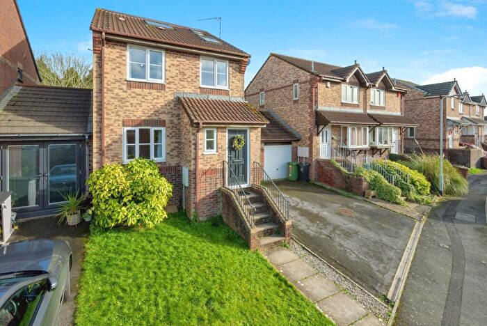 4 Bedroom Link Detached House For Sale In Swallows End, Plymouth, Devon, PL9