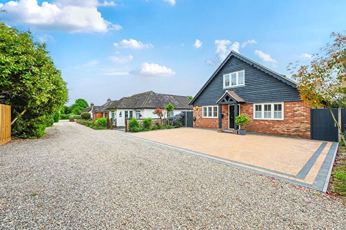 6 Bedroom Detached House For Sale In Orchard Lane, Kennington, TN25